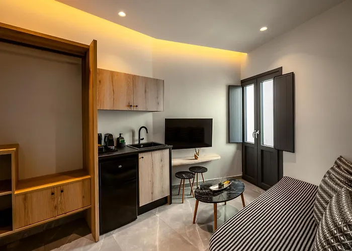 Kudos Suites Firostefani Fira 