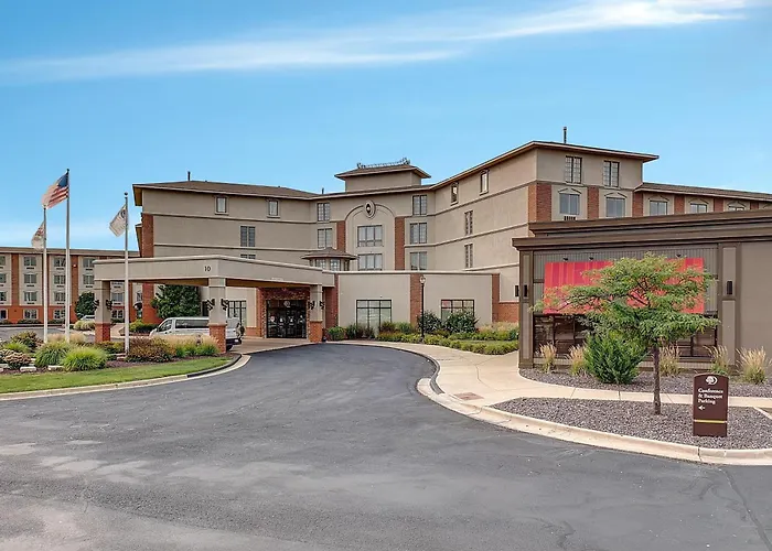 Doubletree By Hilton Bloomington Hotel