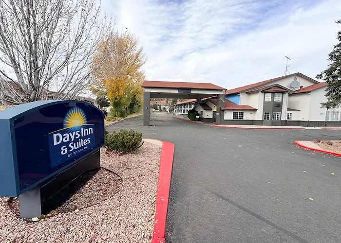 Days Inn & Suites By Wyndham Flagstaff I-40