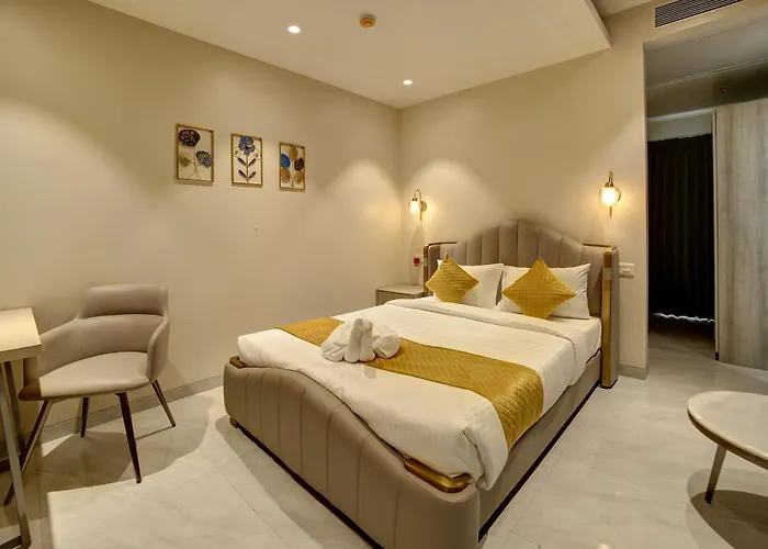 Staybird Capital- Business Hotel, Magarpatta City Pune