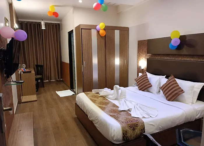 Hotel Cosmos Lucknow