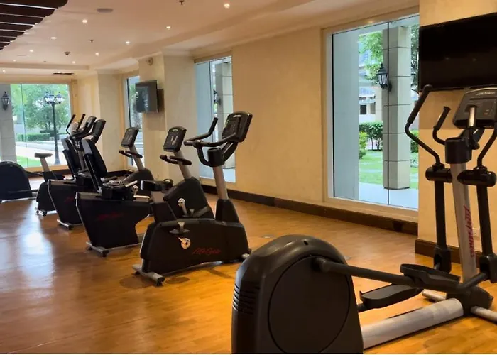 Extremeli Suites - Monarch Manila