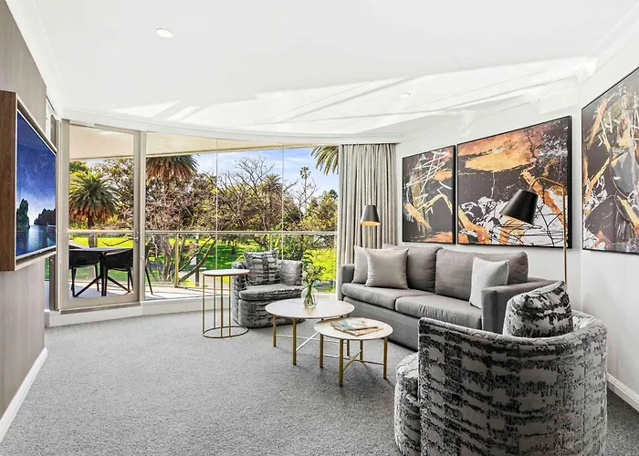Pullman Quay Grand Sydney Harbour Hotel