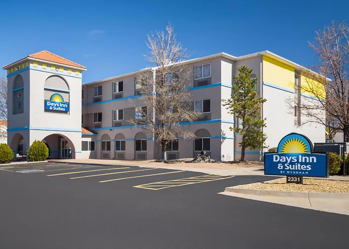 Days Inn & Suites By Wyndham Airport Albuquerque