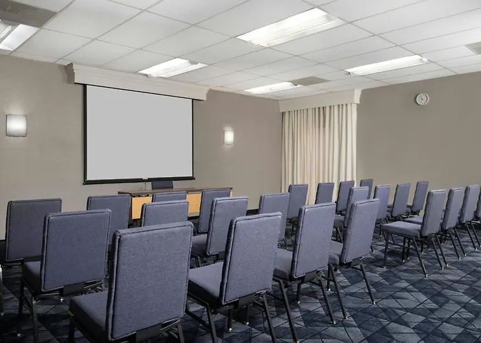 Courtyard By Marriott Albuquerque Airport Hotel