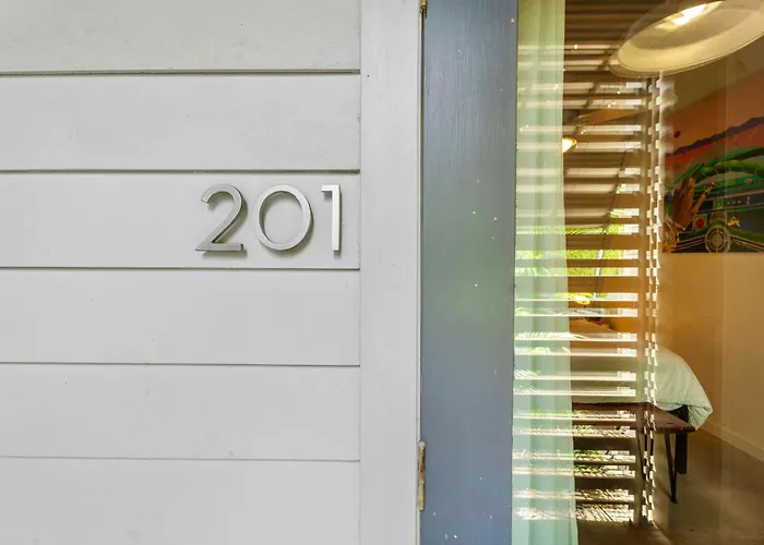 The Moon Quonset Hut Vacation Rental Heated & Chilled Pool New Orleans