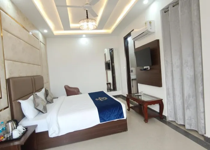 Hotel Caves Premium Near Delhi Airport New Delhi