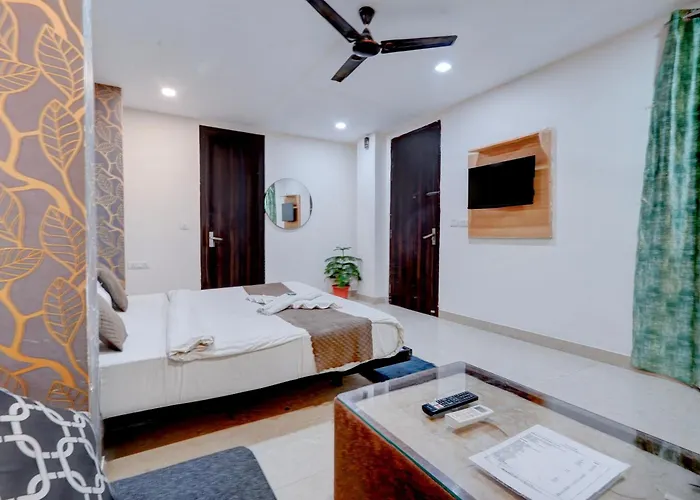 Roomquet Comfort Prayagraj