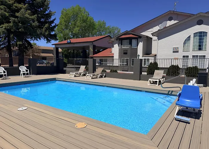 Days Inn & Suites By Wyndham Flagstaff I-40