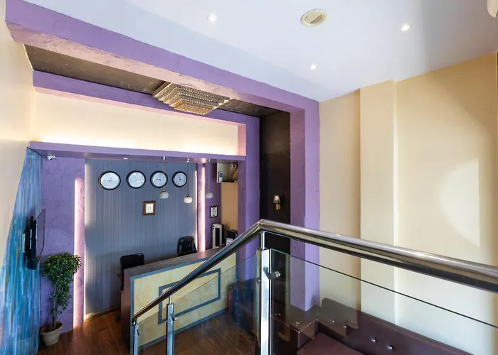 Lotus Grand Mumbai Near International Airport Bed & Breakfast