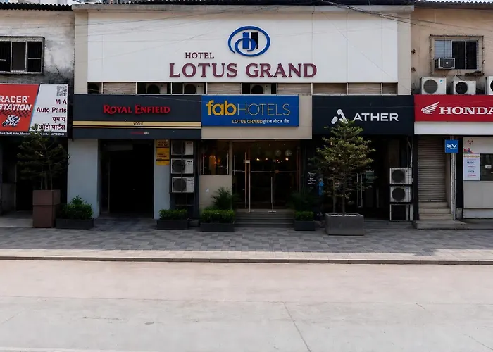Lotus Grand Mumbai Near International Airport Bed & Breakfast