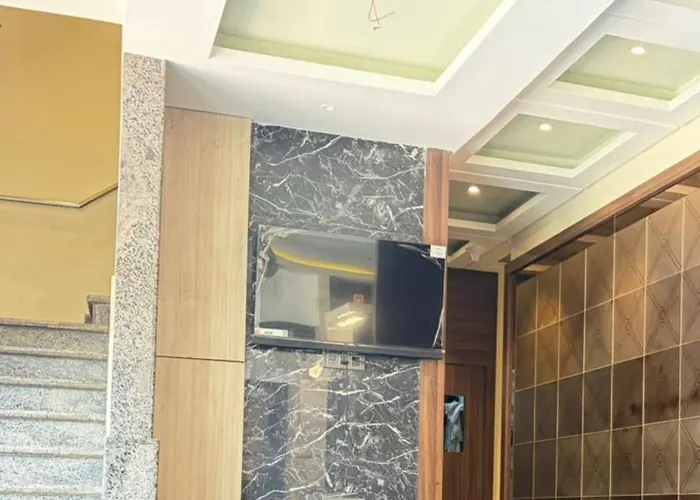 Shine Hospitality Crown Hotel Mumbai