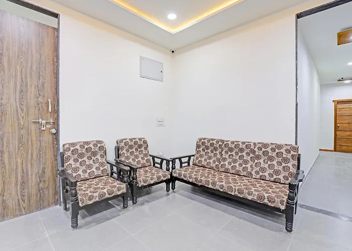 Hotel O King'S Land Rajkot