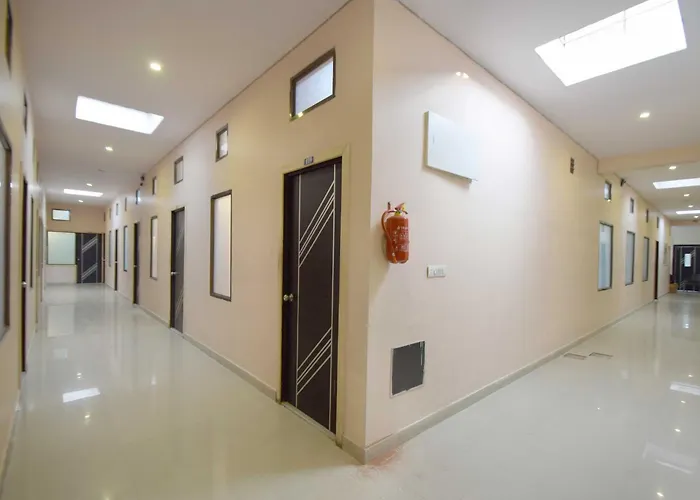 Hotel O Yash Meridion Jaipur