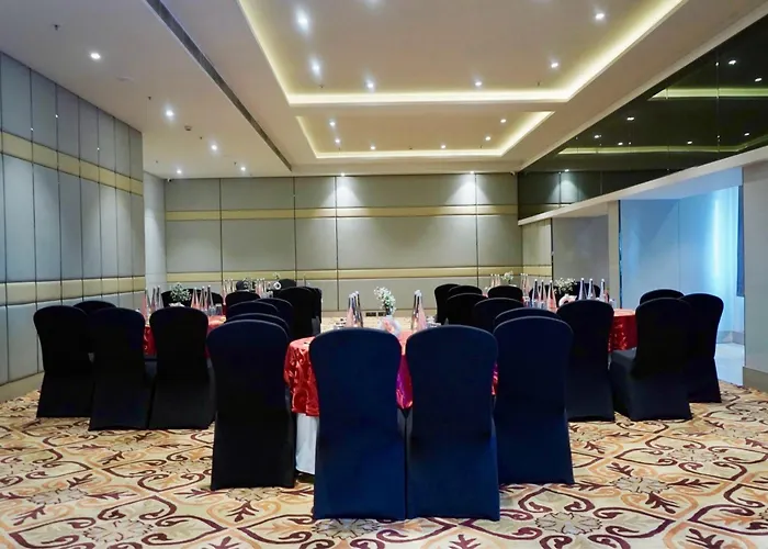 Golden Tulip Lucknow Hotel