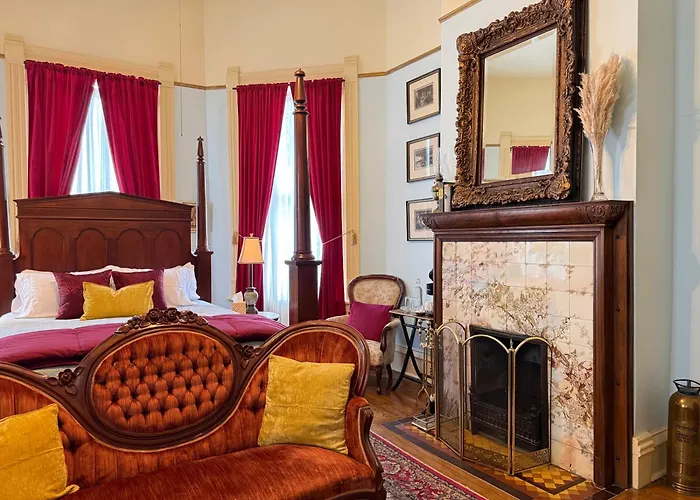 The Empress Of Little Rock Bed & Breakfast