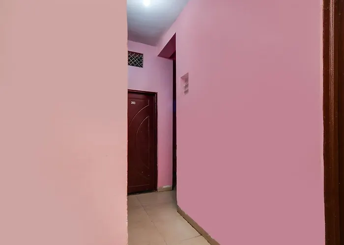 Hotel O Queen Palace Indore
