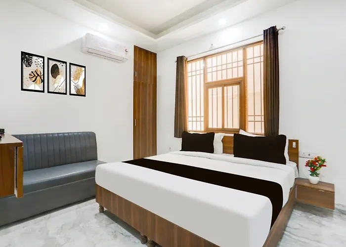 Hotel O Parl Crown New Delhi