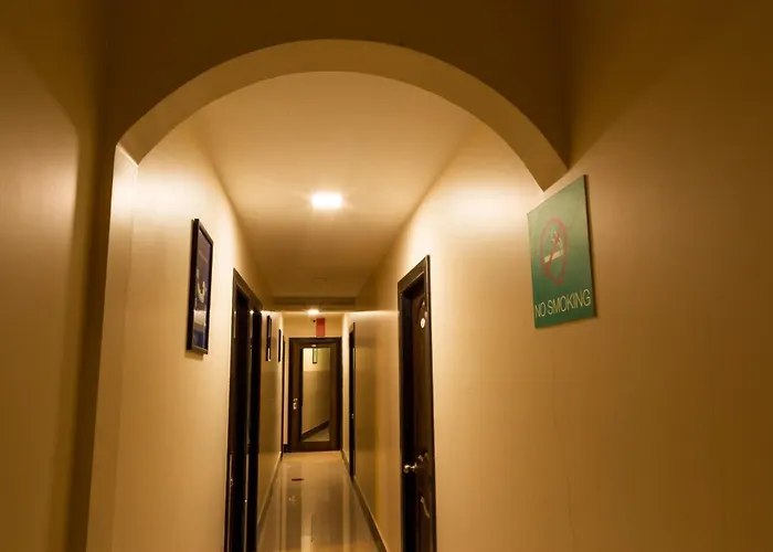 Hotel O Royal Grand Near Chhatrapati Shivaji International Airport Mumbai