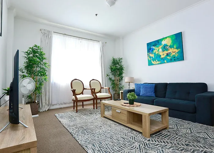 Goldsbrough 2 Bedrooms Split Apartment Sydney