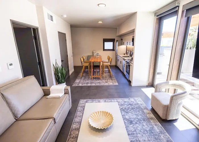 City24 Condo Hotel Little Italy Mission Hills San Diego