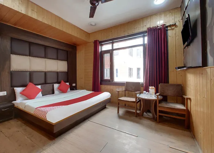 Hotel O Azad Jammu