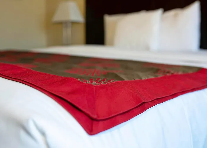 Albany Plaza Hotel