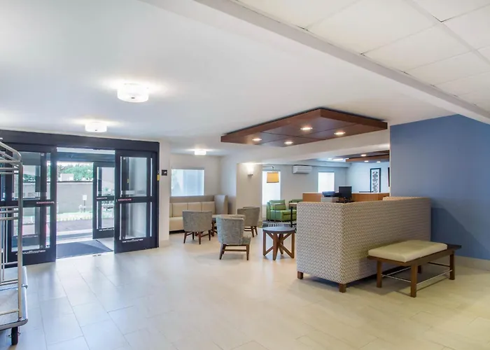 Holiday Inn Express & Suites - Albany Airport - Wolf Road By Ihg