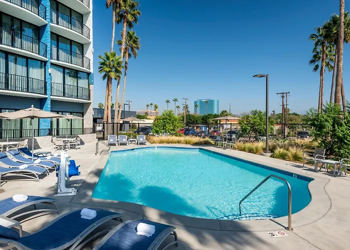 Holiday Inn Express & Suites Santa Ana - Orange County By Ihg