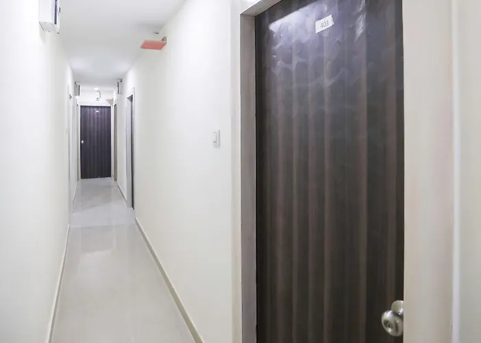 Hotel O Red Velvet Siddhi Vinayak Kolkata