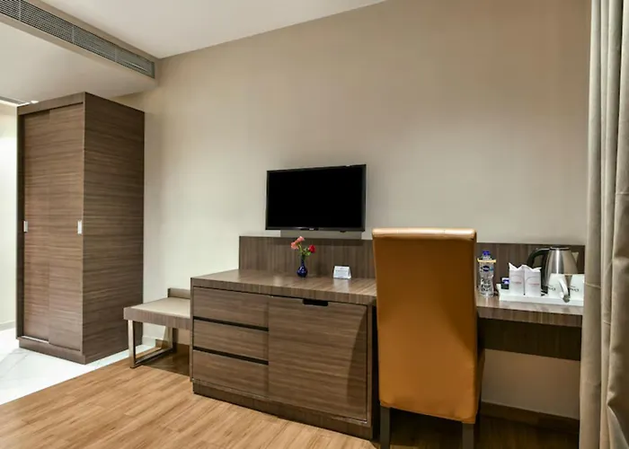 Lynq Aero Hotel Kolkata