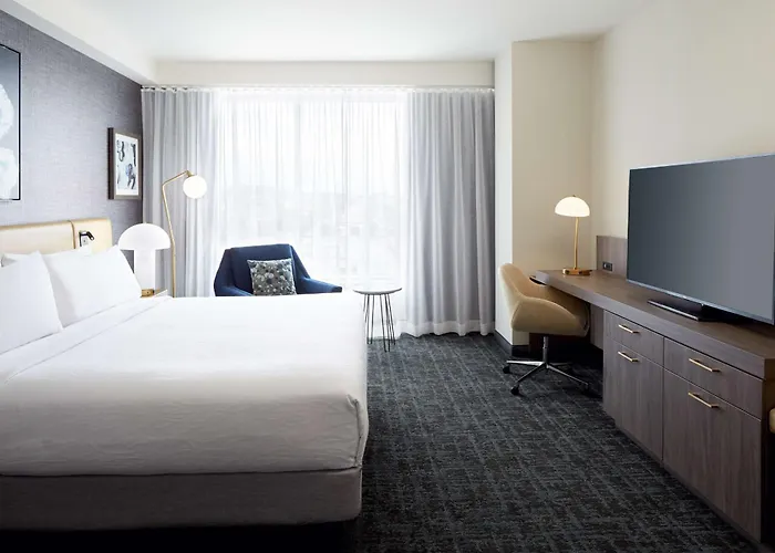 Hilton Garden Inn Montreal Midtown, Quebec, Canada