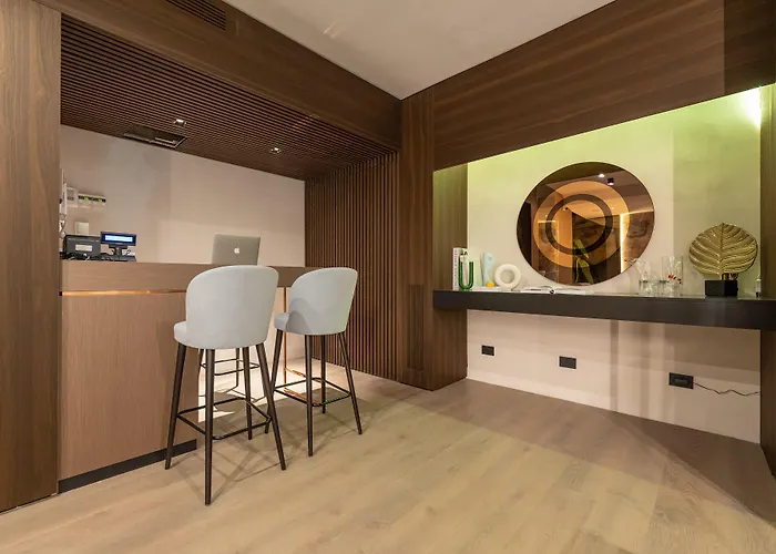 Agra Suites Naples