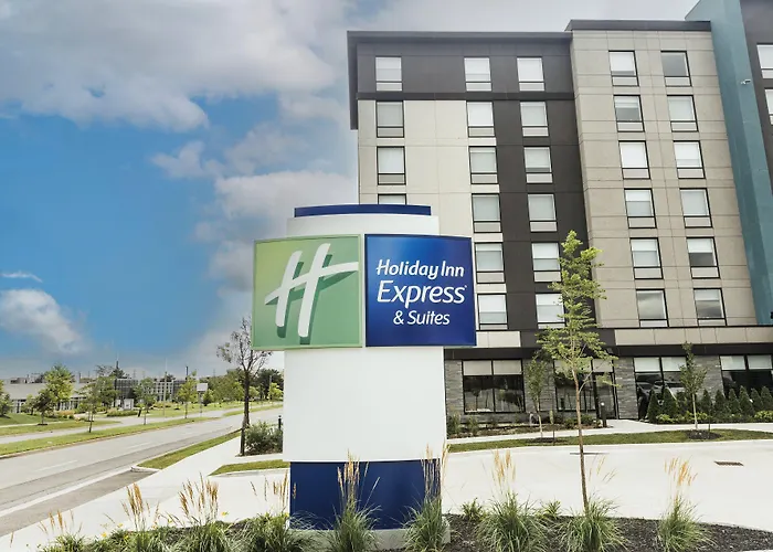 Hotels Near Toronto Airport with Shuttle Service