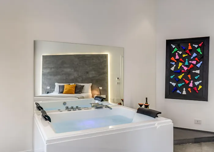 Gallery Suite Naples