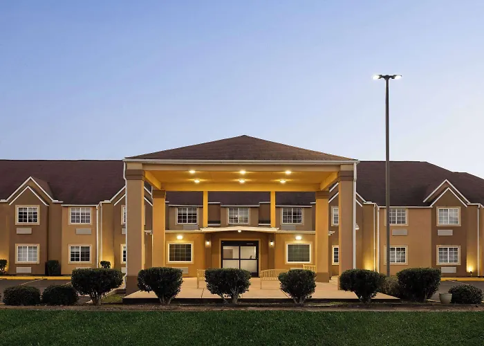 Days Inn By Wyndham Jackson Downtown