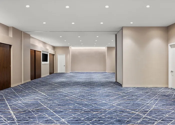 Residence Inn By Marriott The Bronx At Metro Center Atrium New York