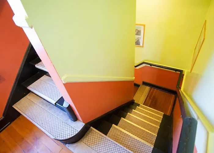 Ocean Island Inn | Backpackers | Suites Victoria