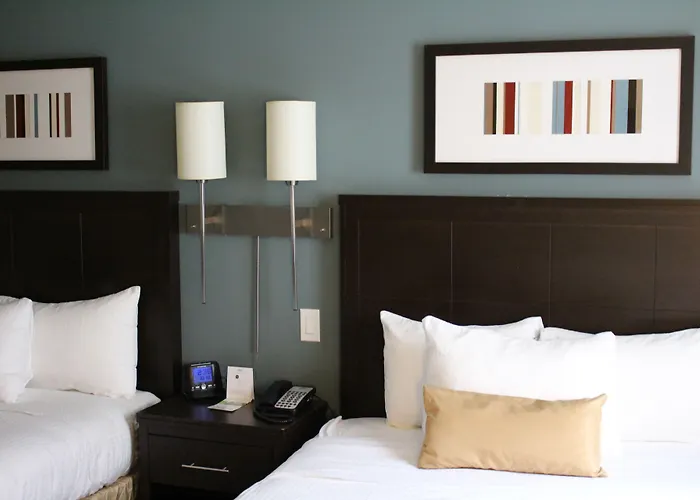 Wingate By Wyndham Regina Hotel