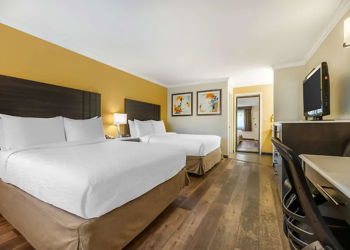 Hotels near Orange County Airport