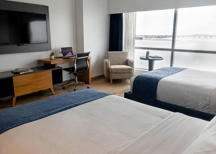 Wyndham Guayaquil, Puerto Santa Ana Hotel