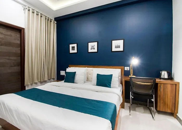 Collection O Blue Shine Hotel Jaipur