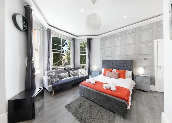 Hackney Suites - En-Suite Rooms & Amenities London
