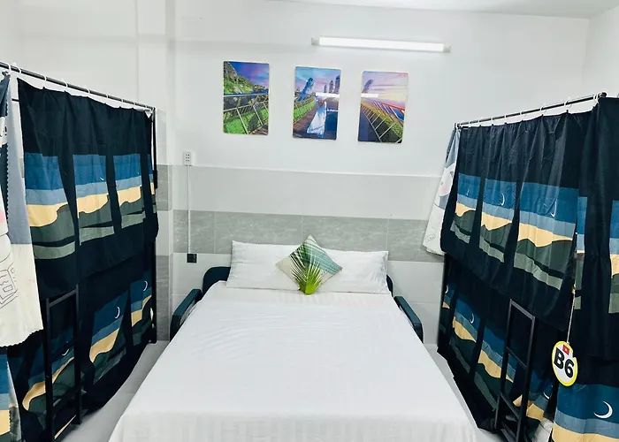 Aloha Saigon Hostel - Less-Touristy Location, Spacious Rooms, Bathroom With A Glass Partition, Airport - Train Station Proximity Ho Chi Minh City