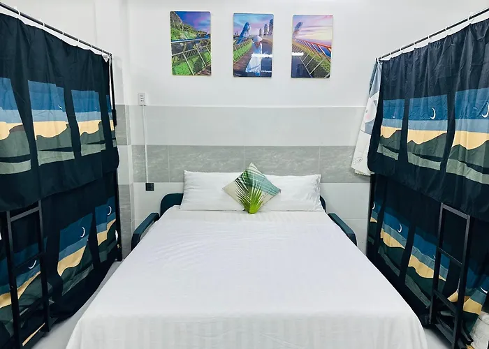 Aloha Saigon Hostel - Less-Touristy Location, Spacious Rooms, Bathroom With A Glass Partition, Airport - Train Station Proximity Ho Chi Minh City