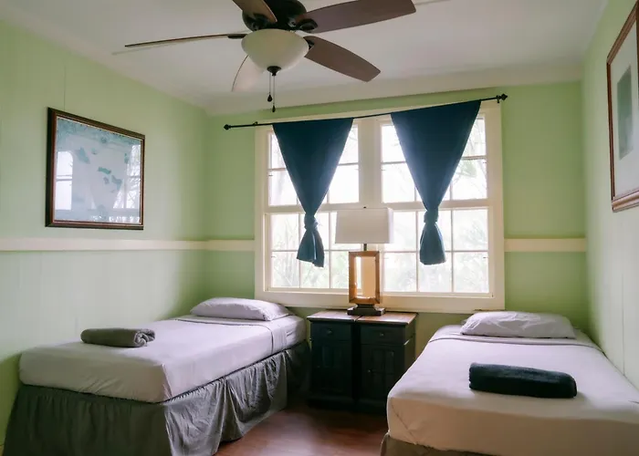 Banana Bungalow Maui Hostel Wailuku