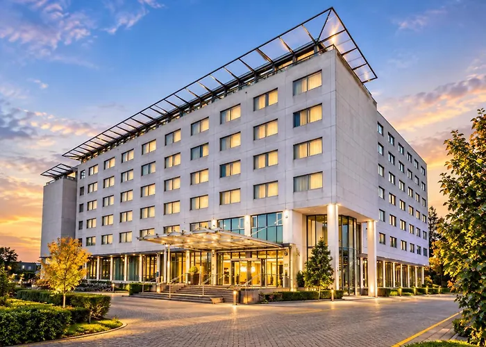 Ramada By Wyndham Amsterdam Airport Schiphol Hotel Badhoevedorp