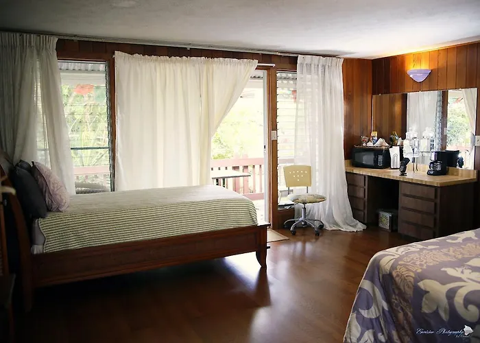 Shaka Shak Guest House Hilo