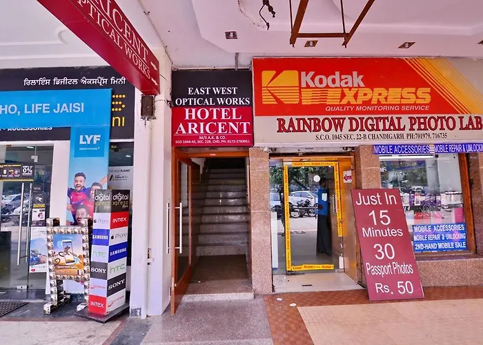 Hotel Aricent Opposite Isbt Sector 17 Chandigarh