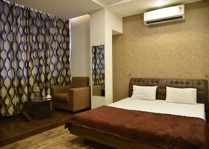 Hotel Alankar Chhatrapati Sambhajinagar